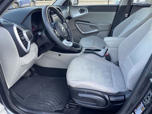 Used 2020 Kia Soul LX image 8