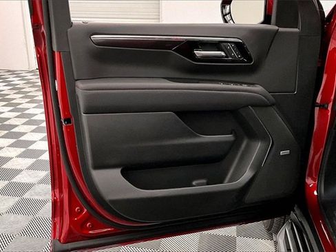 Used 2025 Chevrolet Tahoe RST w/ Comfort Package image 19