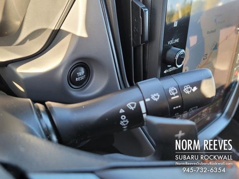 Certified 2024 Subaru Crosstrek 2.5i Limited w/ Crosstrek Mirror Package image 33