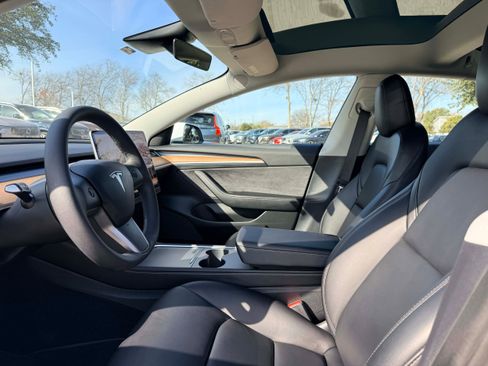 Used 2022 Tesla Model 3 Long Range image 11