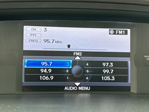 Used 2013 Honda Odyssey Touring Elite image 21