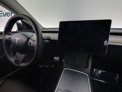 Used 2024 Tesla Model Y Performance image 25