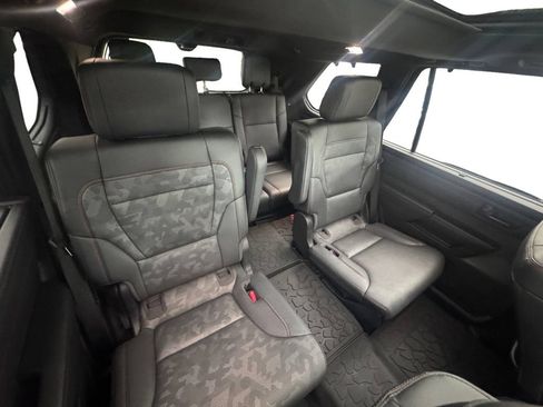 Used 2025 Toyota Sequoia TRD Pro AWD/4WD image 17