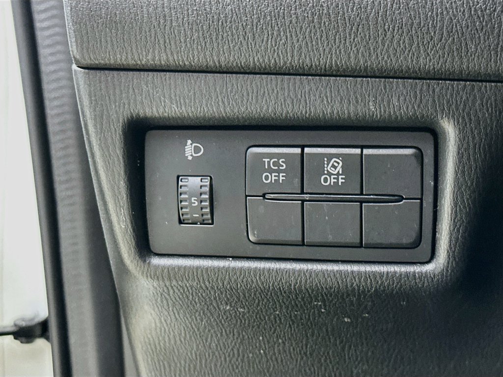 Used 2019 MAZDA CX-5 Sport w/ I-ACTIVSENSE Package FWD image 12