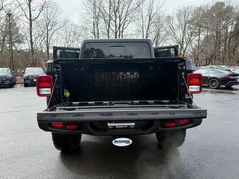 Used 2023 Jeep Gladiator Rubicon w/ Cold Weather Group image 15