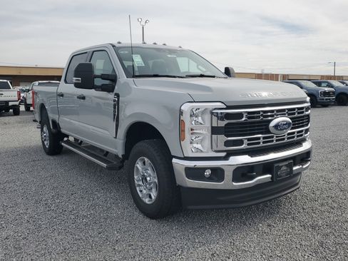 New 2026 Ford F250 XLT w/ FX4 Off-Road Package image 2