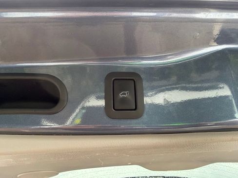 Used 2015 Toyota Highlander Limited w/ Driver Technology Package AWD/4WD image 10