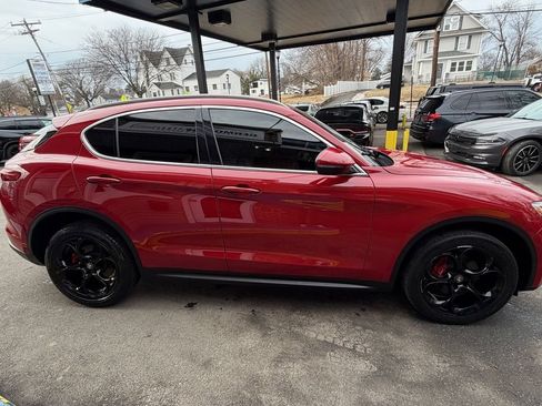 Used 2018 Alfa Romeo Stelvio Ti AWD/4WD image 6