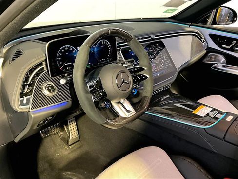 New 2026 Mercedes-Benz E 53 AMG e 4MATIC Sedan image 9