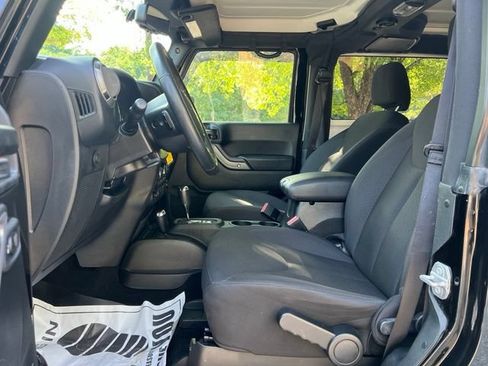 Used 2017 Jeep Wrangler Sport AWD/4WD image 10