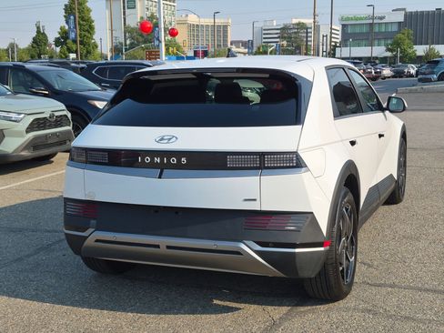 Used 2023 Hyundai Ioniq 5 SEL AWD/4WD image 3