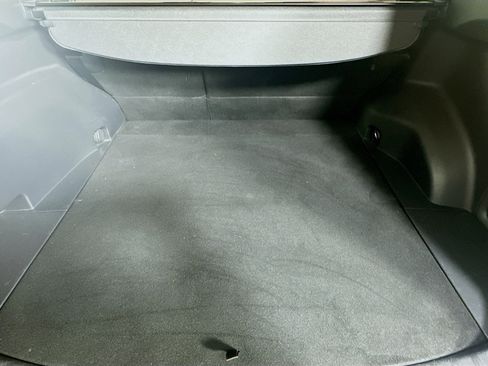 Used 2019 Toyota RAV4 Limited image 30