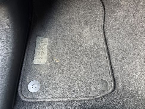 Used 2021 Jeep Gladiator Sport image 17