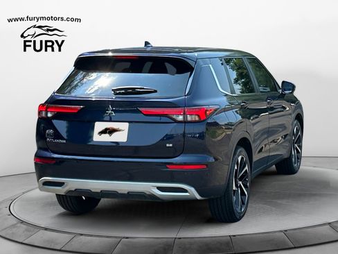 Used 2022 Mitsubishi Outlander SE AWD/4WD image 3