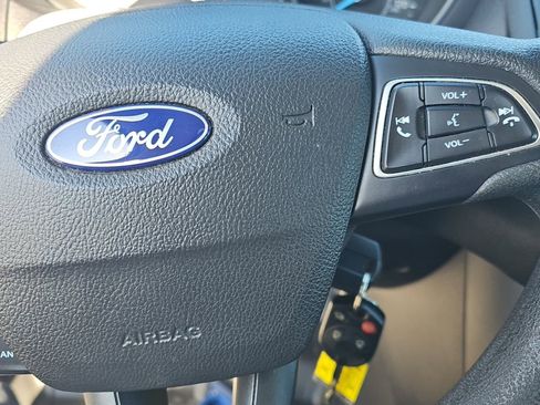 Used 2017 Ford Focus SEL image 12