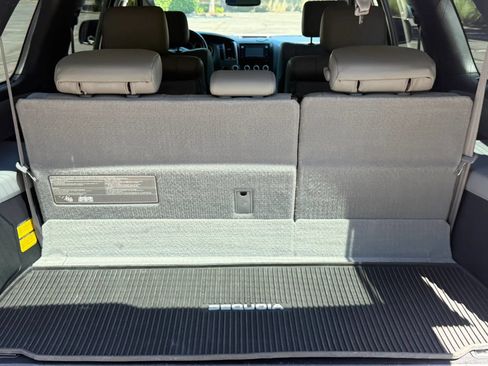 Used 2017 Toyota Sequoia Platinum AWD/4WD image 40