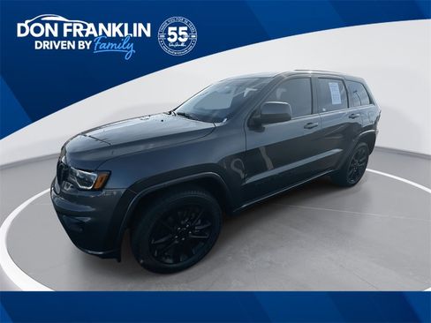 Used 2020 Jeep Grand Cherokee Altitude image 1