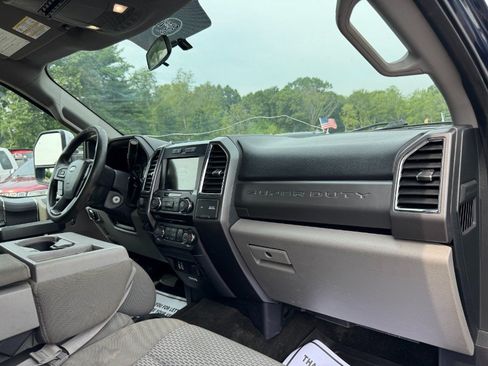 Used 2017 Ford F250 XLT w/ XLT Premium Package AWD/4WD image 19