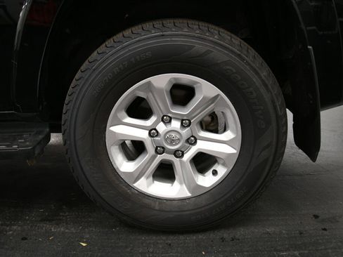 Certified 2024 Toyota 4Runner SR5 Premium image 11