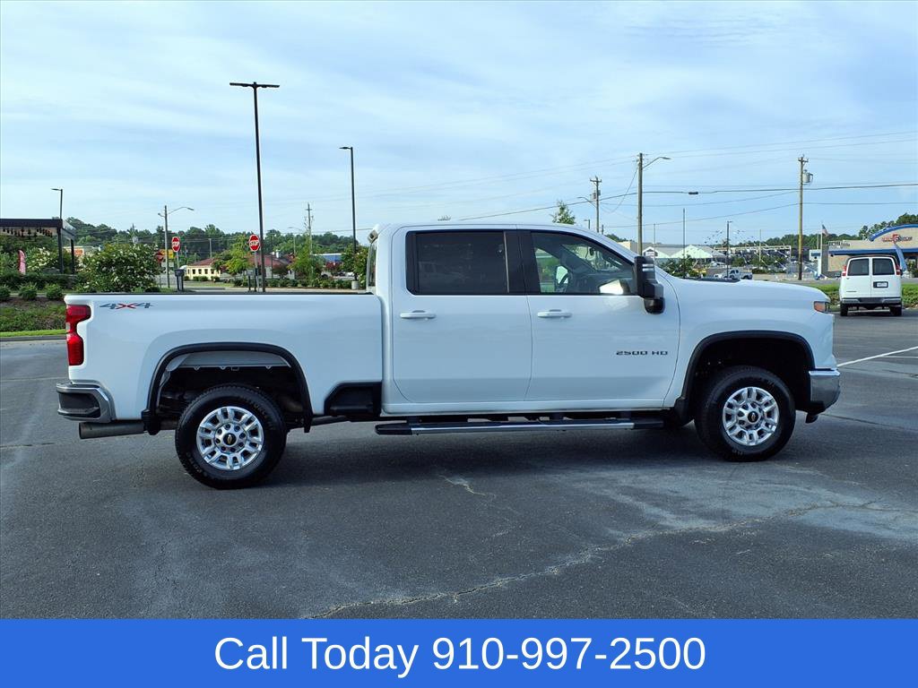 Used 2025 Chevrolet Silverado 2500 LT AWD/4WD image 3