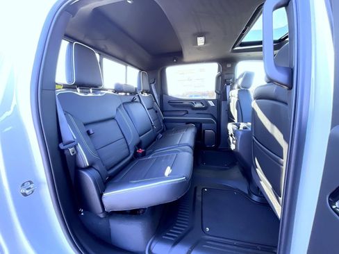 New 2026 GMC Sierra 1500 AT4X w/ LPO, Black Badging Package image 18