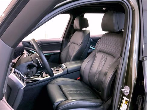 Certified 2025 BMW X7 M60i AWD/4WD image 7