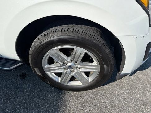 Used 2020 Ford Expedition Max XLT w/ Equipment Group 202A AWD/4WD image 10