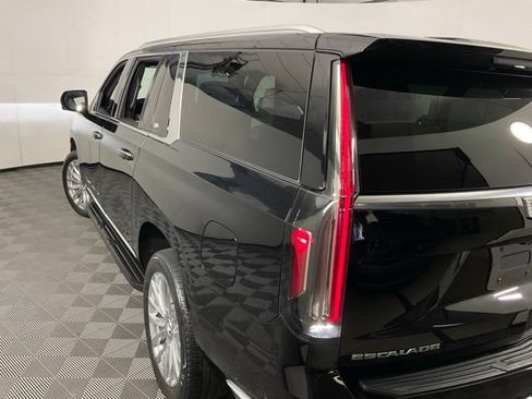 Certified 2024 Cadillac Escalade ESV Premium Luxury w/ Performance Package AWD/4WD image 37