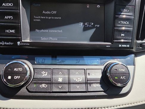 Used 2016 Toyota RAV4 XLE FWD image 30