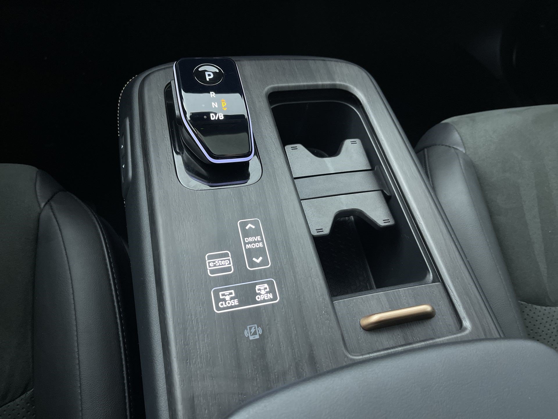 Certified 2024 Nissan Ariya AWD image 21