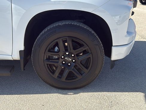 Used 2024 Chevrolet Silverado 1500 Custom image 28