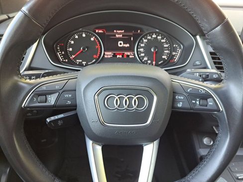 Used 2020 Audi Q5 2.0T Premium w/ Titanium Sport Package image 23