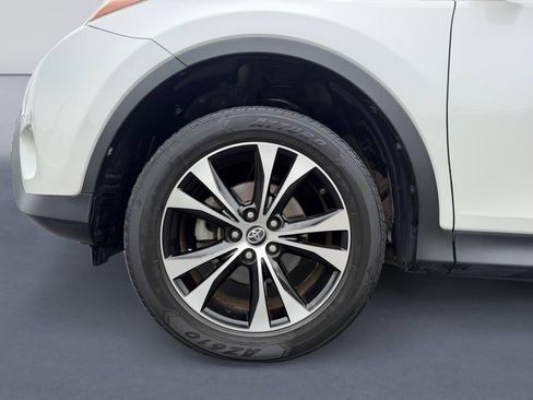 Used 2015 Toyota RAV4 Limited w/ Technology Package AWD/4WD image 9