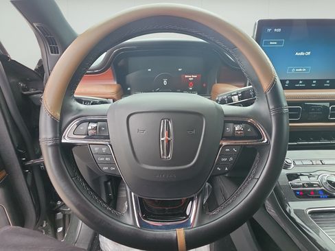 Used 2023 Lincoln Nautilus Reserve w/ Luxury Package FWD image 12