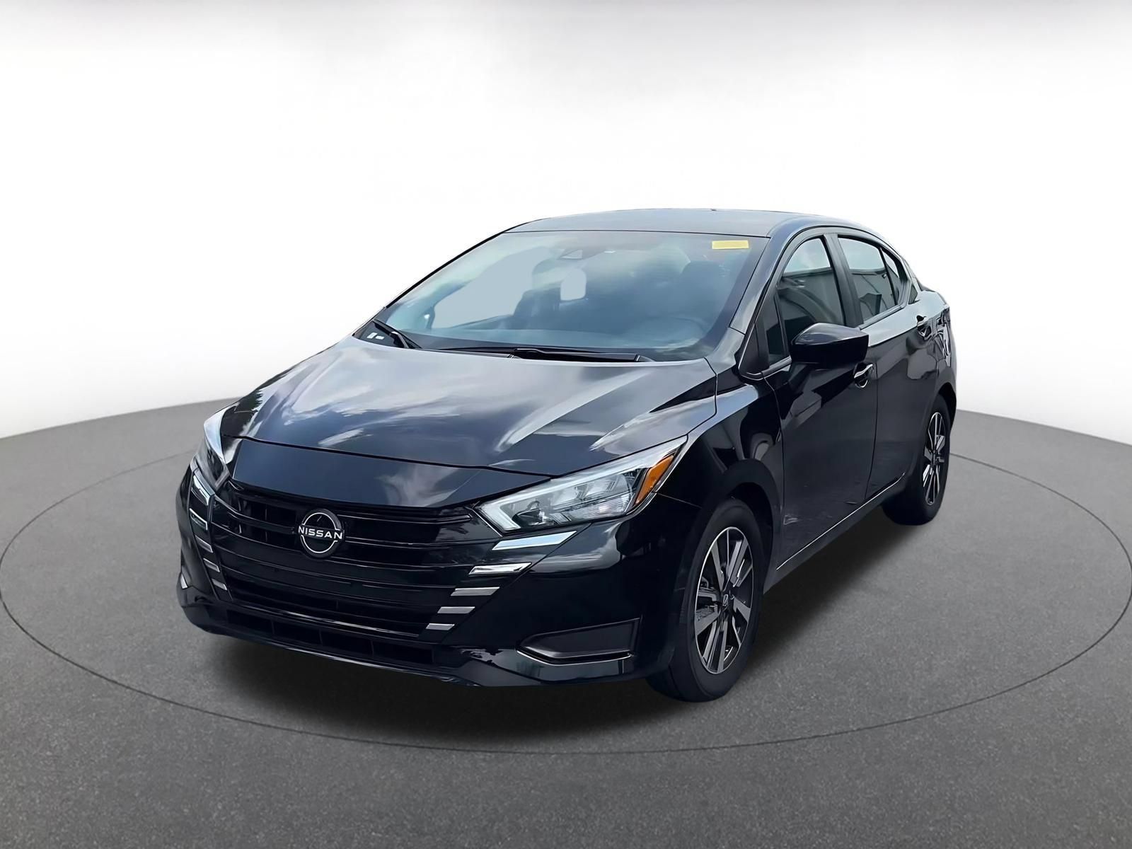 Used 2025 Nissan Versa SV FWD image 4