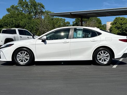 Used 2025 Toyota Camry LE FWD image 14