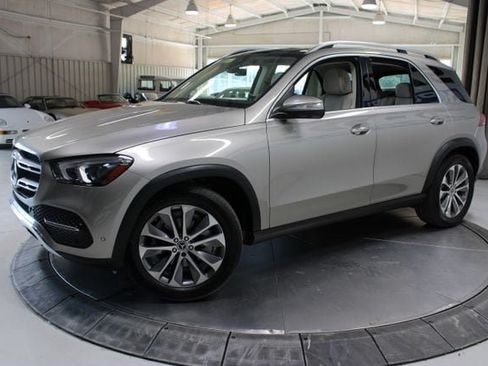 Used 2022 Mercedes-Benz GLE 350 w/ Premium Package image 4