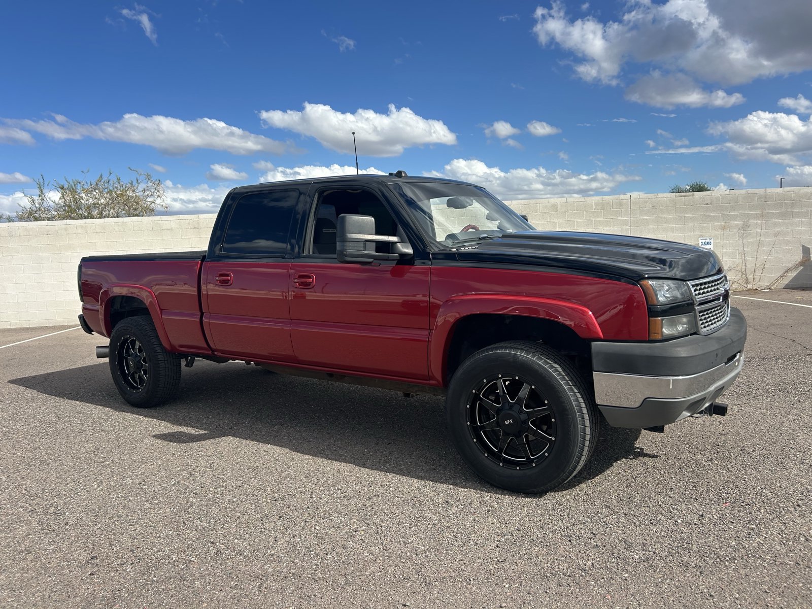 Used 2005 Chevrolet Silverado 2500 LS w/ Heavy-Duty Power Package RWD image 7
