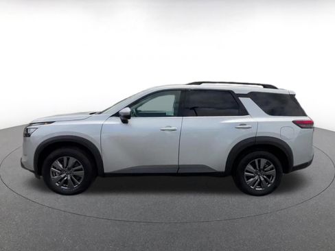 Used 2025 Nissan Pathfinder SV FWD image 9