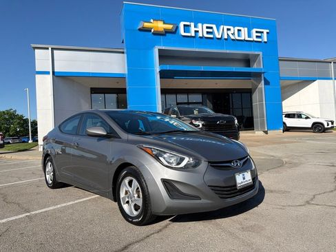 Used 2014 Hyundai Elantra SE FWD image 1