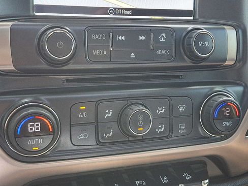 Used 2019 GMC Sierra 2500 Denali w/ Suspension Package, Off-Road AWD/4WD image 16