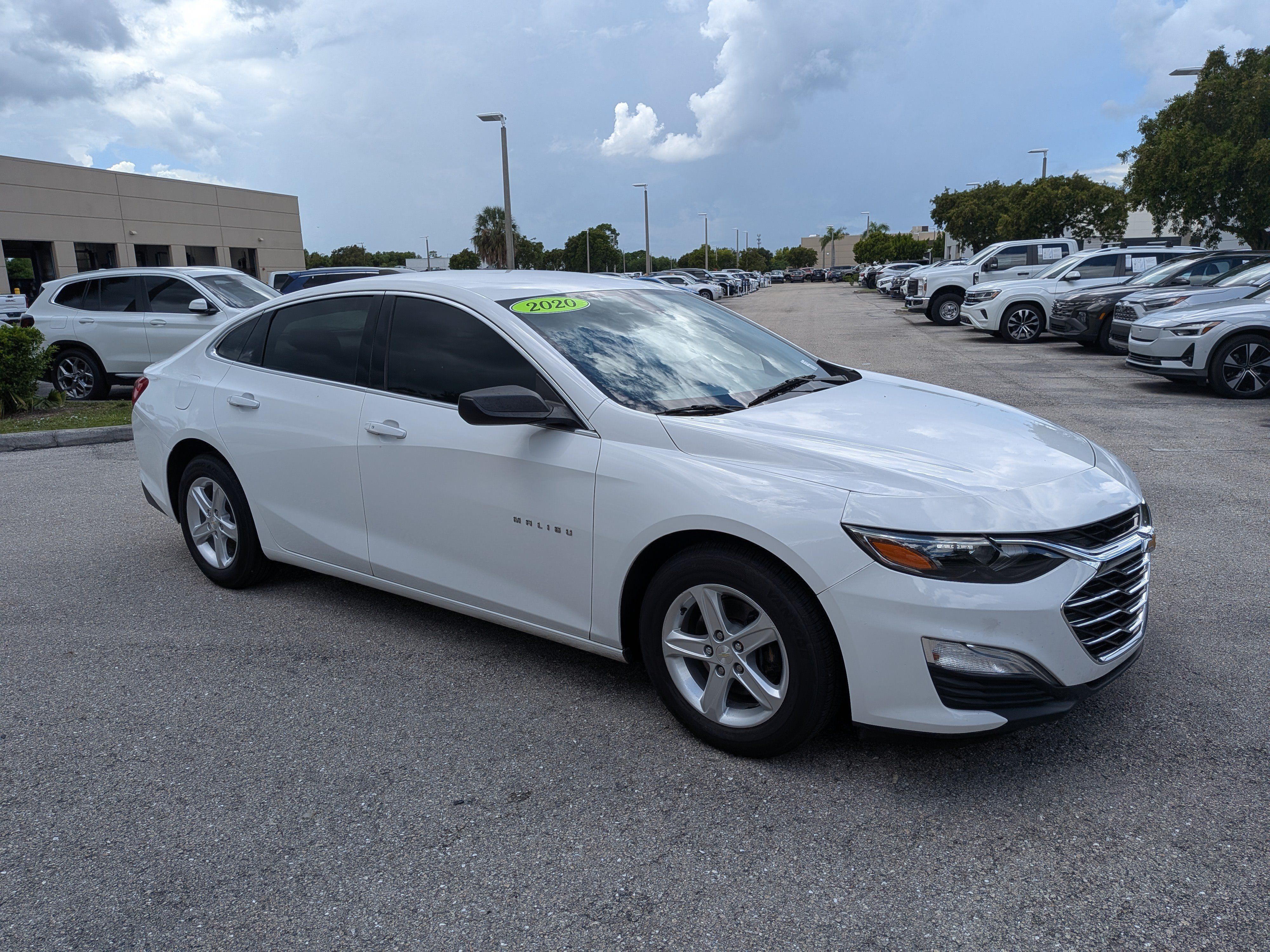 Used 2020 Chevrolet Malibu LS FWD image 2