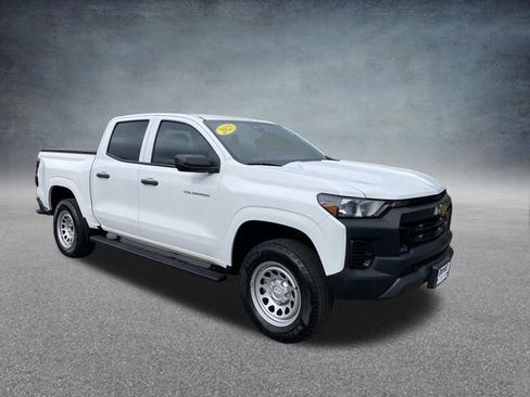 Used 2023 Chevrolet Colorado W/T w/ Advanced Trailering Package RWD image 4