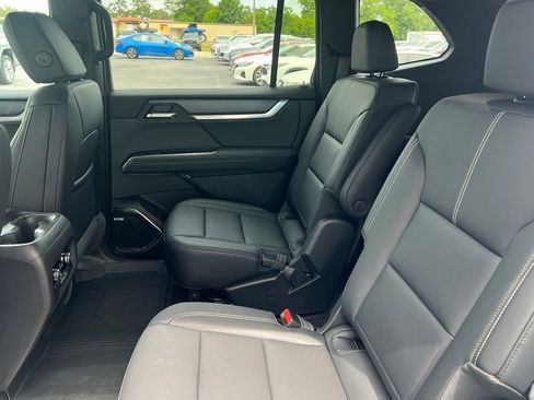 New 2026 GMC Acadia Elevation w/ Elevation Premium Package FWD image 9