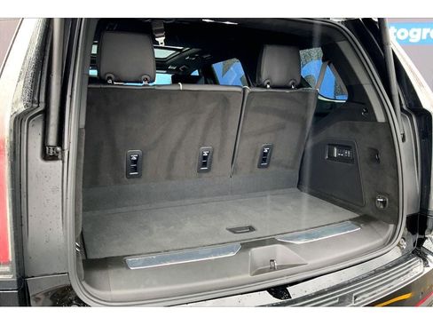 Used 2025 Cadillac Escalade Sport Platinum w/ LPO, ONYX Package AWD/4WD image 11