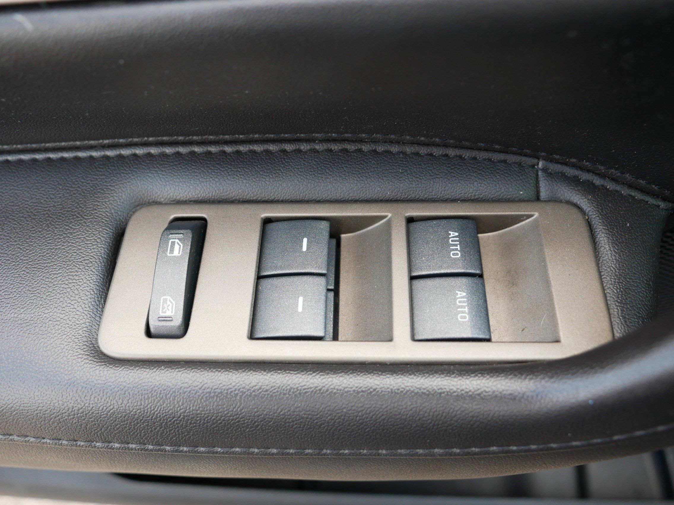 Used 2013 Lincoln MKX AWD image 20