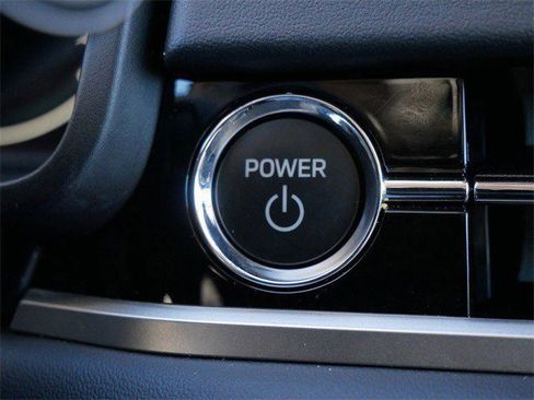 Used 2025 Mitsubishi Outlander SE image 25