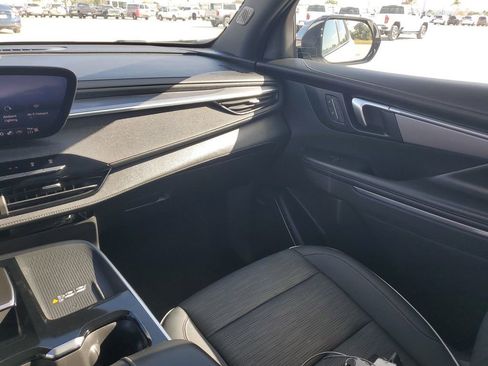 Used 2025 Buick Enclave Sport Touring image 11