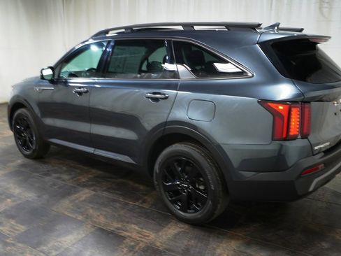 Used 2023 Kia Sorento S w/ Panoramic Sunroof Package image 10