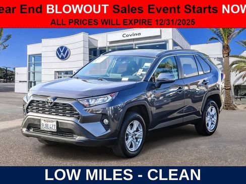 Used 2021 Toyota RAV4 XLE image 3